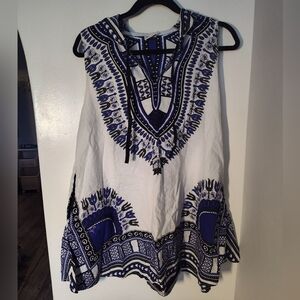Blue and White Women's Top Size Large #161